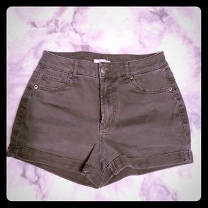 Maurice’s high rise grey cuffed shorts